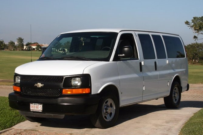 Puerto Vallarta Airport-Hotel Shuttle Transportation - Finding Gray Line after you leave the terminal