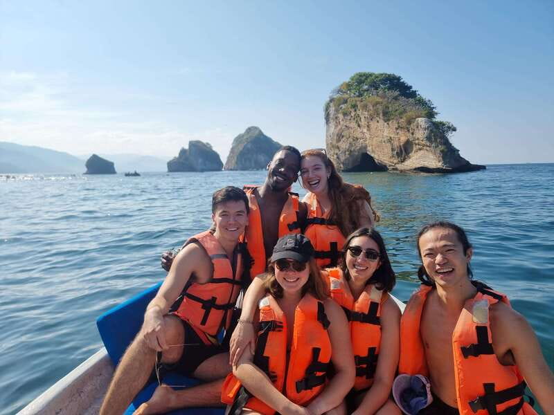 Puerto Vallarta: Los Arcos Islands Boat Tour and Snorkeling - The public bus ride to Mismaloya
