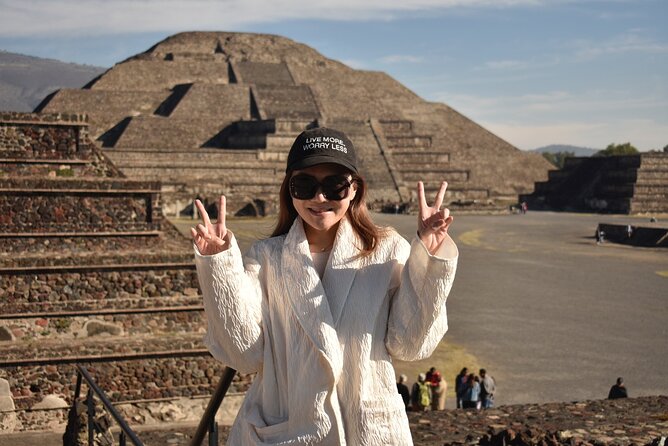 Pyramids of Teotihuacan and restaurant la Gruta (Original) - Tequila, crafts, and the commercial stops