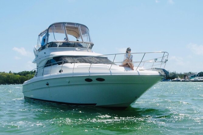 Rent a Private 46ft Yacht in Cancun - Why the crew earns so much praise