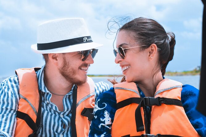 Sailing Tour through the Laguna de los Siete Colores - Fruit, Beer, and a Pause on the Boat