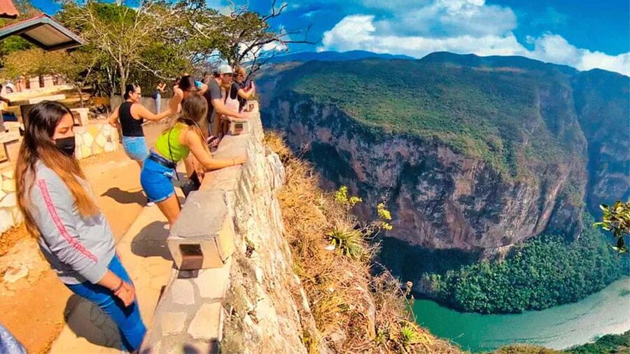 San Cristóbal: Canyon, Viewpoints & Chiapa de Corzo Tour - The Sumidero viewpoints: big views with a driving cost