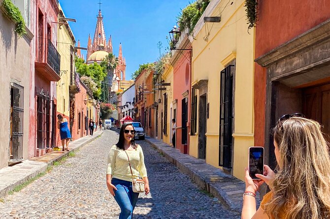 San Miguel de Allende Tour from Mexico City - Walking through the old center