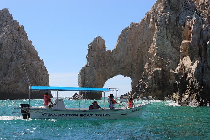 Shared ride to the arch of Cabo San Lucas - Stop 3: Pelican Rock and the Sea Life