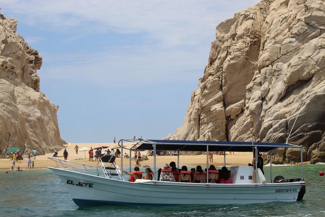Shared ride to the arch of Cabo San Lucas - The Guides Make the Short Ride Better