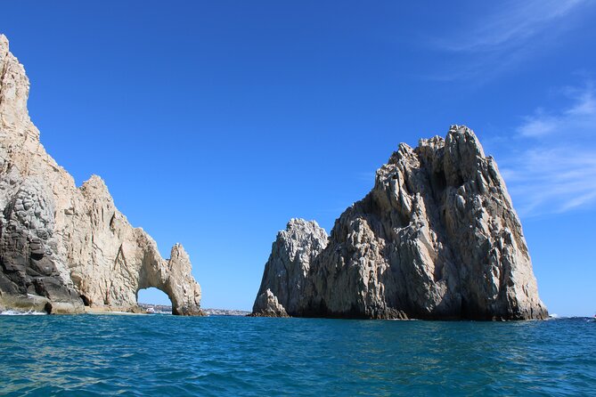 Shared Tour to the Arch of Cabo San Lucas - El Arco and the meeting of two seas