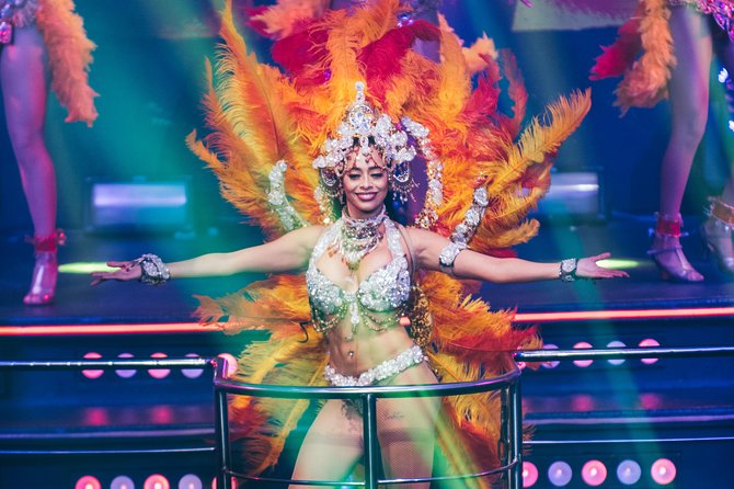 Skip the Line: Cancun Coco Bongo Regular Entrance Ticket - Drinks, crowds, and the practical cost of the night