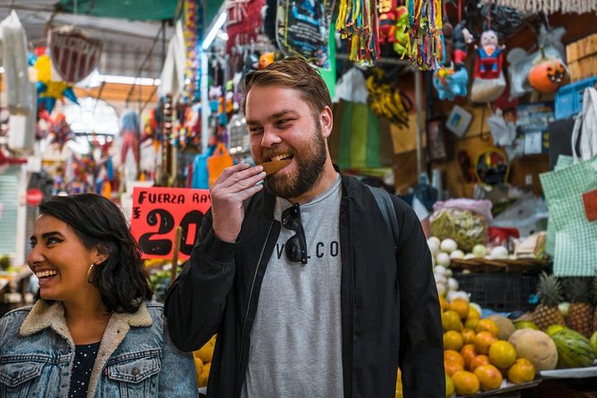 Street Food Bike Tour / Mexico is not only Tacos / All Inclusive - Roma Norte: polished streets and old city character