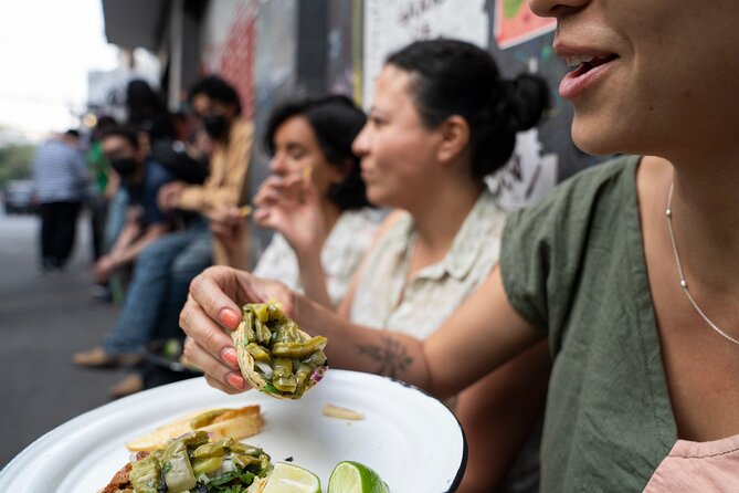Street Food Tour with Friends - Chapultepec: monuments, trees, and a change of pace