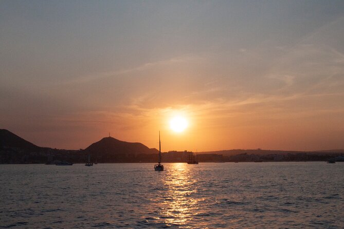 Sunset Dinner Cruise in Cabo San Lucas - Accessibility, clothing, and practical planning