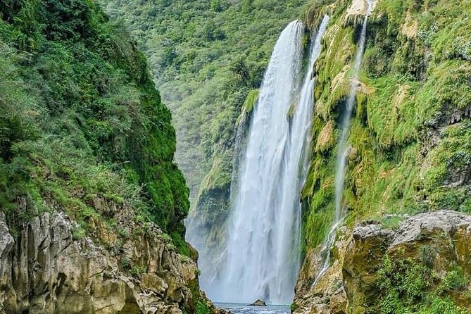 Tamul waterfall and water cave on a wooden canoe - From Ciudad Valles to the Tampaón River