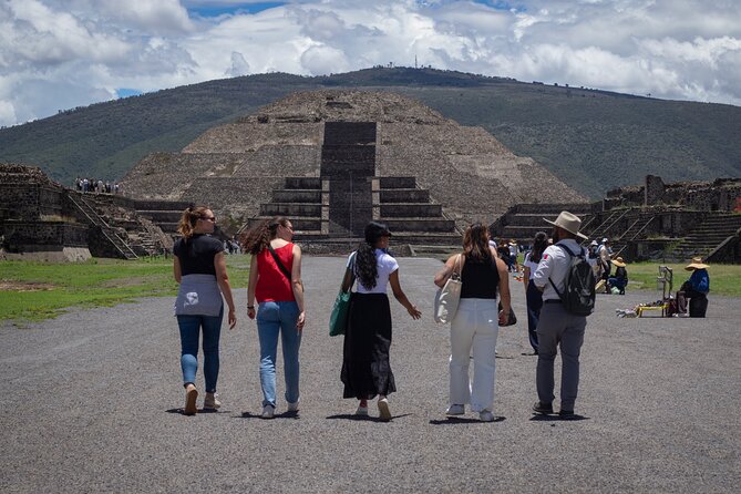 Teotihuacán 3 Pyramids Tour with Cave Breakfast + Transportation - Walking the Sun Pyramid and Moon Pyramid