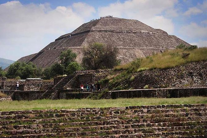 Teotihuacan & Basilica Guadalupe Tour with lunch - Tlatelolco and the Plaza of Three Cultures