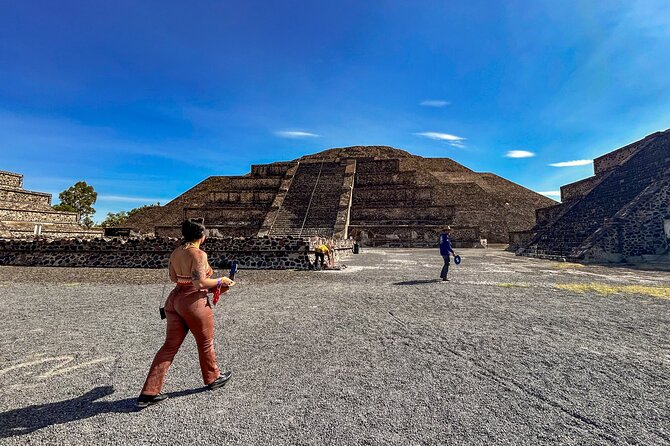 Teotihuacan Early Access Guided Tour with optional Lunch - Lunch at Tlacaelel and the biggest catch