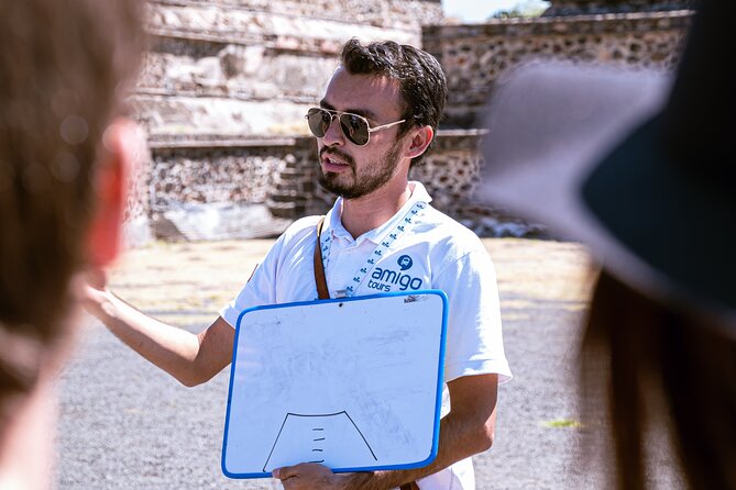Teotihuacan Early Access Guided Tour with optional Lunch - Walking the Avenue of the Dead and the pyramids