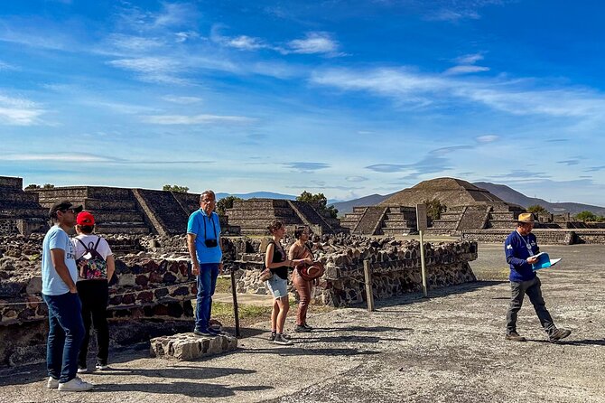 Teotihuacan, Guadalupe Shrine & Tlatelolco Day Tour with Lunch - Lunch at Tlacaelel, With One Important Timing Warning