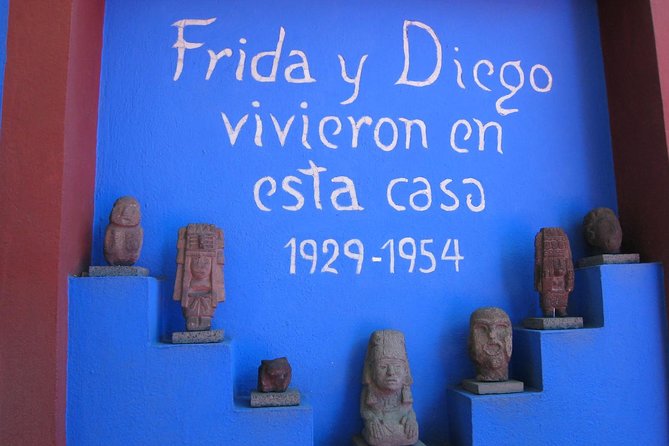 Teotihuacan & Guadalupe Shrine + Xochimilco, Coyoacán & Frida Kahlo Combo Tour - Guides, buses, and the pace of a large group