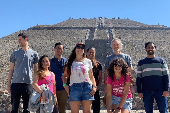 Teotihuacan Pyramids Tour, small group in Van, from Mexico City - The ride out and the small-group question
