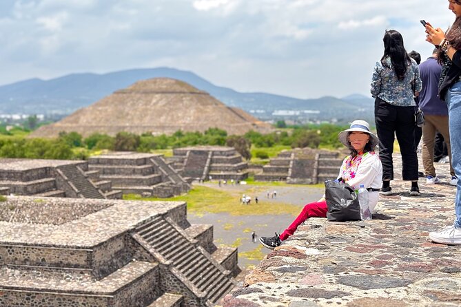 Teotihuacan without obligatory stops. No shops or restaurants. - The ride from Mexico City to the ruins
