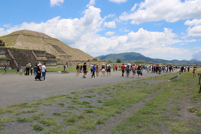 The best tour to Teotihuacán from Mexico City - How to read the transportation warnings