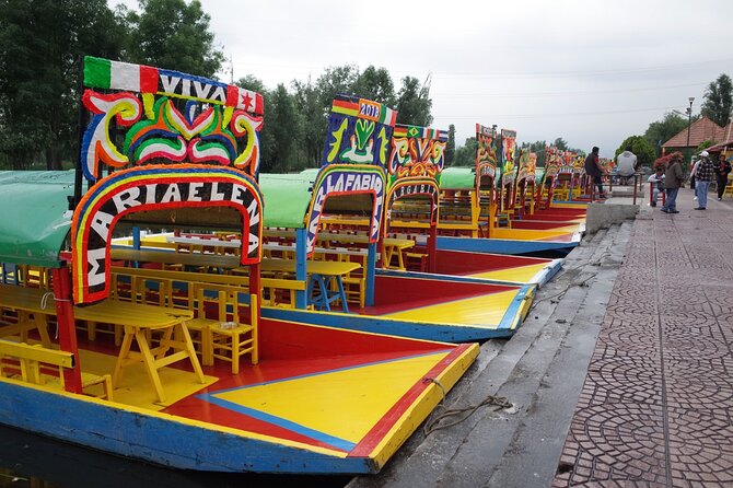 The City Green Exploring the Urban Eco Reserve of Xochimilco - Lunch and seasonal food on the water