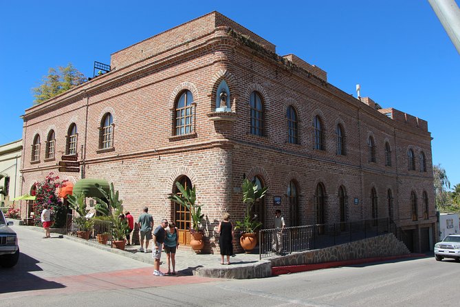Todos Santos tour & Hotel California - The morning pickup and the ride west