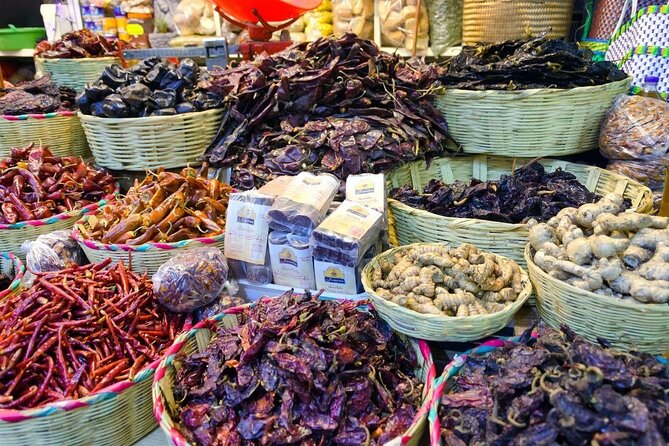 Traditional Cooking Class with Minerva Lopez - Picking your main cooking experience