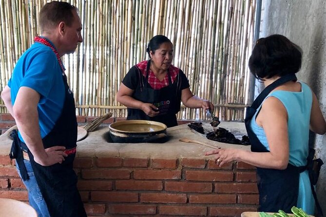 Traditional Cooking Class with Minerva Lopez - Starting at Mercado de Abastos
