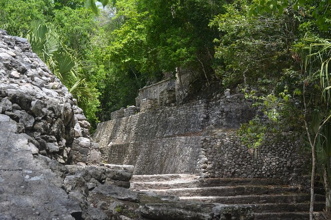TULUM 4x1 : Archaeological Site, Cenote, 5th Avenue and lunch - A Mayan buffet lunch, with a late-meal warning