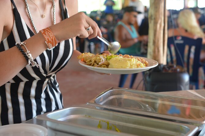 TULUM 4x1 : Archaeological Site, Cenote, 5th Avenue and lunch - The big group and the pace