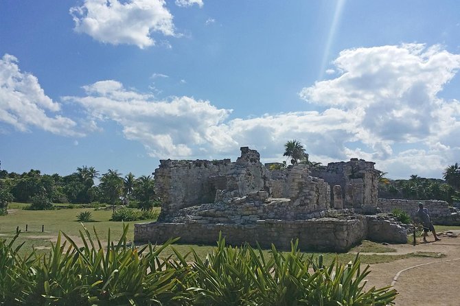 Tulum and Coba with Cenote Swim and Lunch from Cancun - The Buffet Lunch: Local Flavor at an Unhurried Pace
