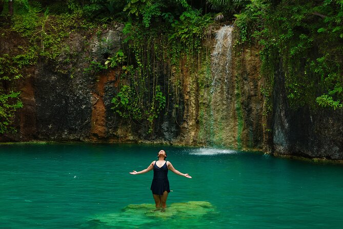 Tulum Instagram Photo Experience - The 10-meter Ven a la Luz sculpture