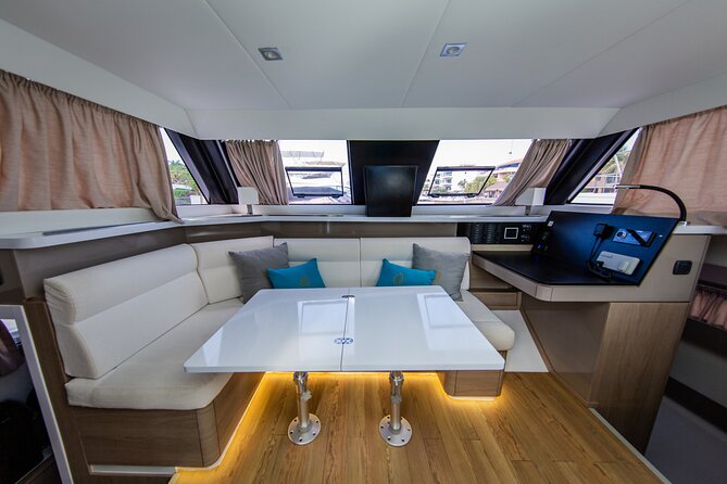 Tulum: Luxury Sail & Snorkel – All Inclusive 34' Catamaran - Snorkeling in calm, shallow Caribbean water