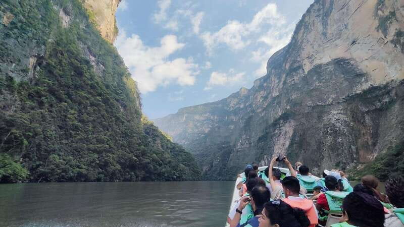 Tuxtla Gutierrez: Sumidero, Chiapa de Corzo and Miradores - Leaving Tuxtla Gutiérrez for the canyon