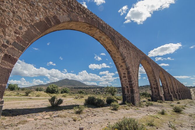 Unlock Teotihuacan Pyramids: Private Tour & Delicious Local Lunch - Starting at Casa de los Azulejos