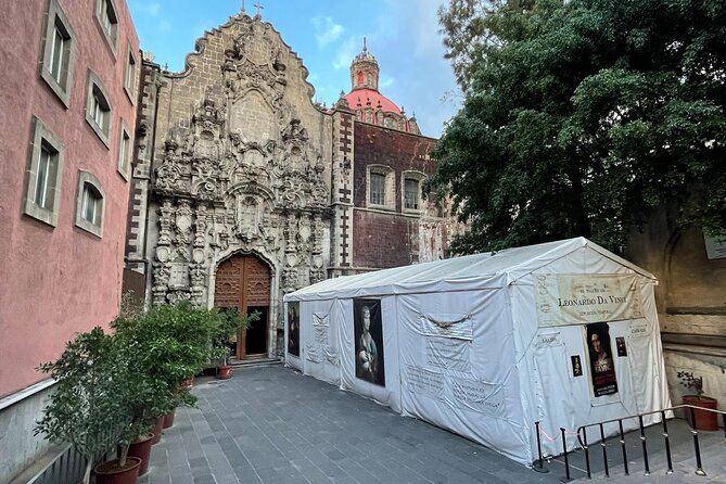 Walking Tour in Mexico City for Exploring their Cultural Heritage - Tiles, murals, and the final approach to Bellas Artes
