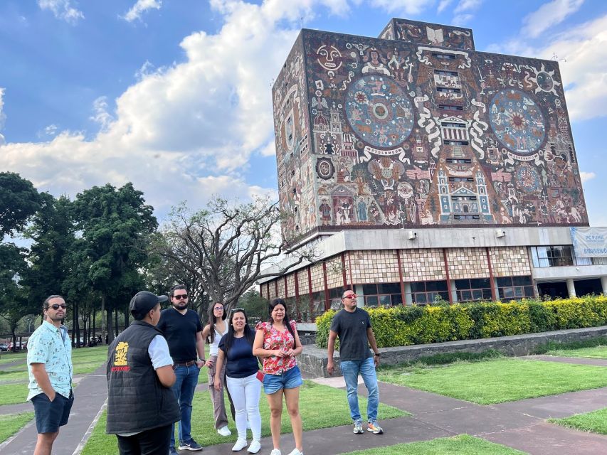 Xochimilco & Colonial Coyoacan Trip - The opening drive through Mexico City landmarks