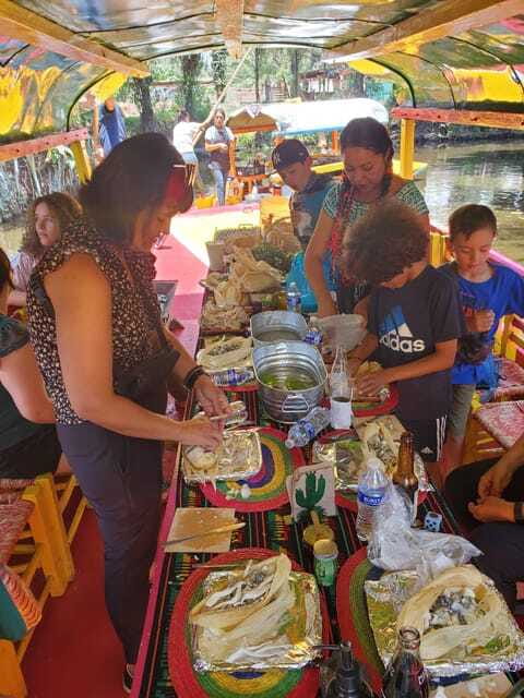Xochimilco: Market, Food and Nature ¡All included! Tour - Meeting the axolotl of Xochimilco