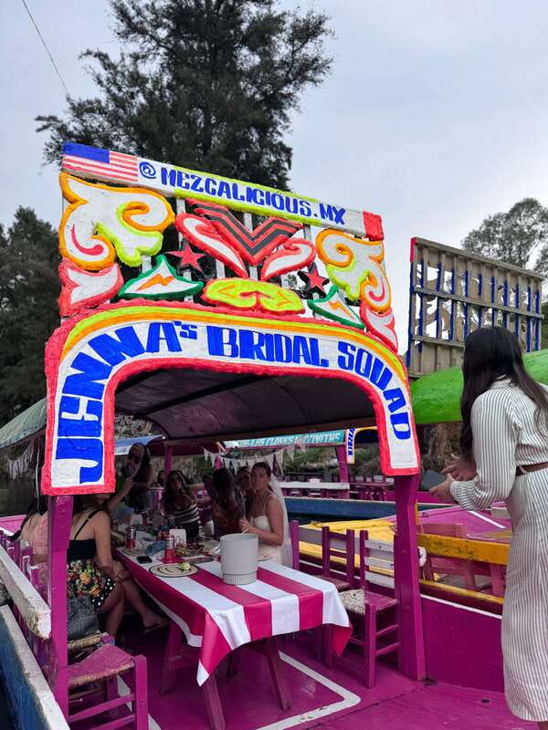 Xochimilco: Tequila tasting (unlimited) and cultural party on a boat - The final 30 minutes: games, karaoke, and prizes